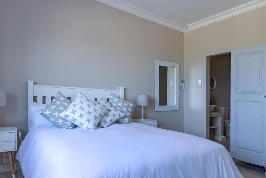 Seafront Retreat In Sandbaai Hermanus Luaran gambar