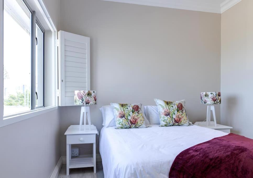 Seafront Retreat In Sandbaai Hermanus Luaran gambar